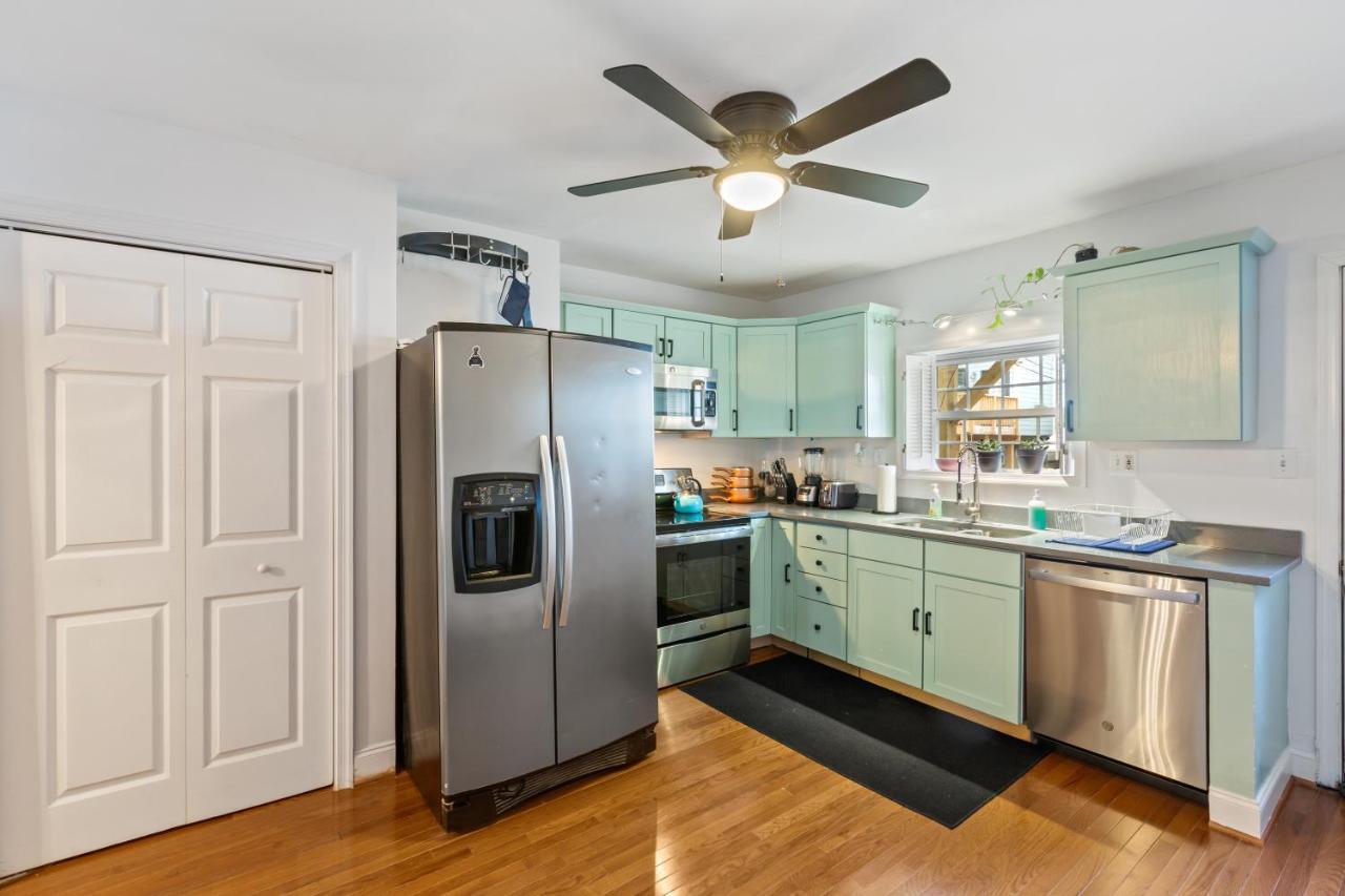 Pristine Townhouse With Rooftop Deck Near Canton! Baltimore Exterior foto