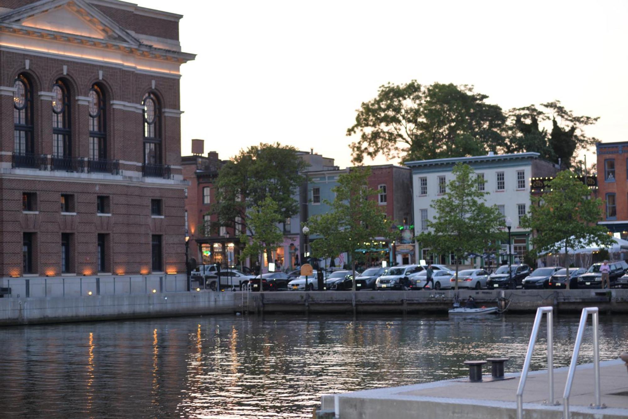 Pristine Townhouse With Rooftop Deck Near Canton! Baltimore Exterior foto