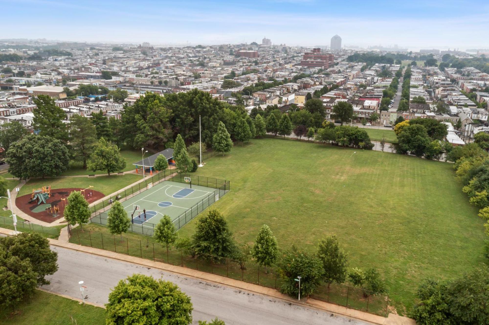 Pristine Townhouse With Rooftop Deck Near Canton! Baltimore Exterior foto